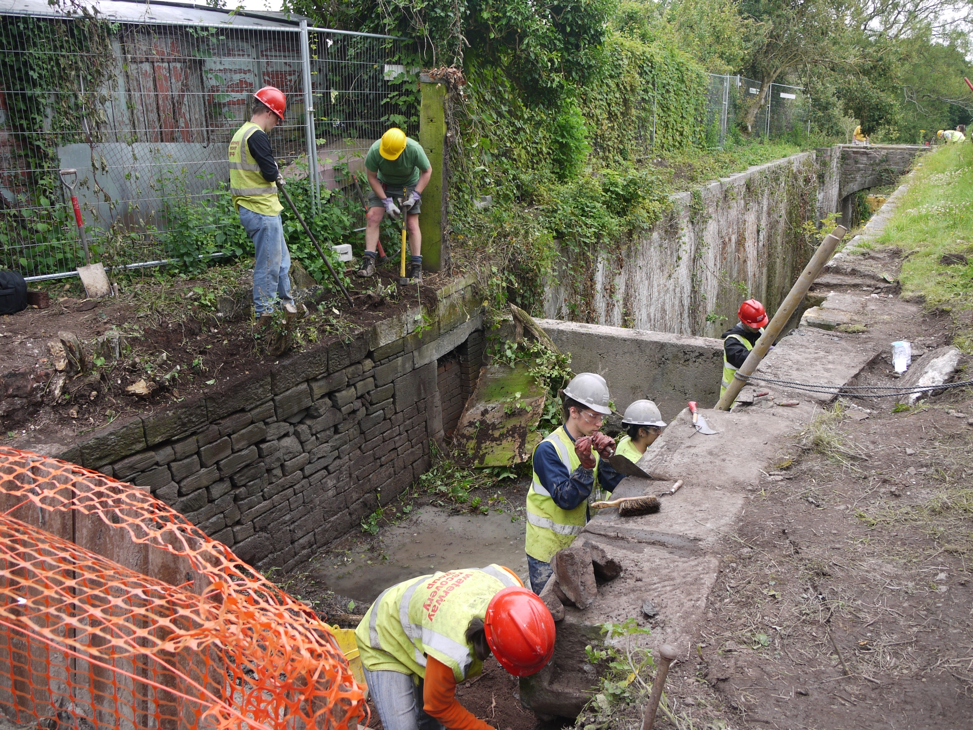 Canal camp volunteers
